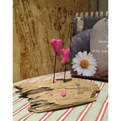 Liebe auf Treibholz, Herzen auf Schwemmholz, Liebe, Hochzeit, Valentinstag