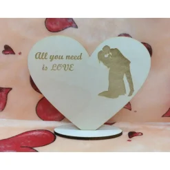 Liebesherzen aus Holz mit Lasergravur, auf Wunsch mit Namen personalisiert, auch zum Valentinstag/Muttertag