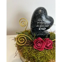 Liebevolles Grabgesteck