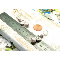 Lässige handgemachte bohemian hippie Glas Ohrhänger – Unikat, Katzenanhänger, lila