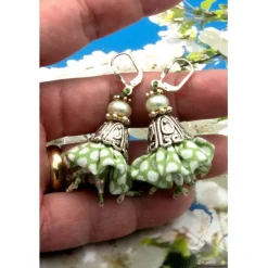 Lässige handgemachte  florale Blüten bohemian hippie Ohrhänger – Unikat, grün