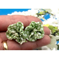 Lässige handgemachte  florale Blüten bohemian hippie Ohrhänger – Unikat, grün