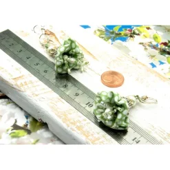 Lässige handgemachte  florale Blüten bohemian hippie Ohrhänger – Unikat, grün