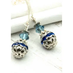 Lässige verspielte Ohrhänger aus Metall & Silberfarben in Blau – Geschenkidee für Frauen