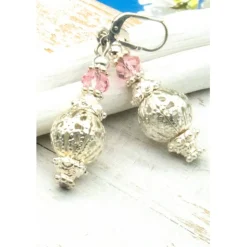 Lässige verspielte Ohrringe aus Metall & Silberfarben, rosa, Unikatschmuck – Geschenkidee für Frauen