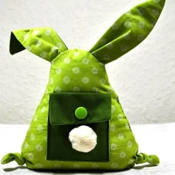 Lustiger, kleiner Hase mit Täschchen für Geldgeschenke, Gutscheine oder liebe Botschaften