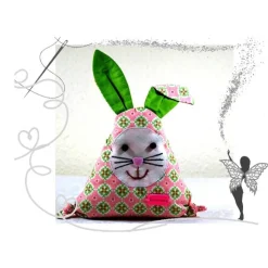 Lustiger, kleiner Hase mit Täschchen für Geldgeschenke, Gutscheine oder liebe Botschaften