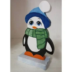 Lustiger Winterpinguin aus Holz