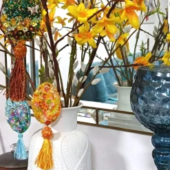 Luxus Osterei oder Kreuz gelb orange handbestickt – Unikat Deko mit Perlen & Quaste