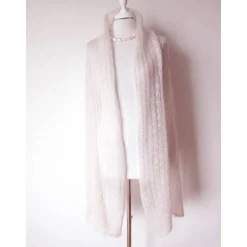 Luxus Stola für die Hochzeit aus Mohair und Seide in hellem Puderrosa, gestrickter Brautschal blush nude