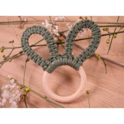 Makramee Hasenohren – Verspielte Osterdeko oder als Serviettenringe aus Holz und Baumwolle