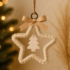 Makramee Stern aus Baumwolle | Handgemachter Weihnachtsbaumanhänger mit Holz & Glöckchen | Boho Weihnachtsdeko handmade