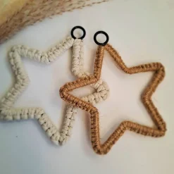 Makramee Stern aus Baumwolle | Handgemachter Weihnachtsbaumanhänger mit Holz & Glöckchen | Boho Weihnachtsdeko handmade