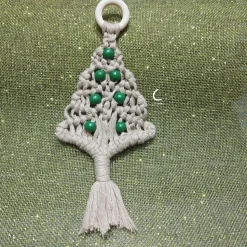 Makramee Tannenbaum – Handgemachte Weihnachtsdekoration aus Baumwollgarn