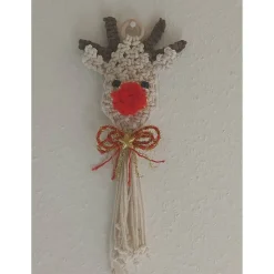 Makramee Wandhänger Rudolph das Rentier – Weihnachtsdekoration handgemacht