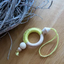 Makramee Weihnachtsschmuck - Weihnachtsbaum Anhänger (gelb)