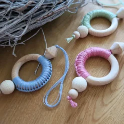 Makramee Weihnachtsschmuck - Weihnachtsbaum Anhänger (grau)