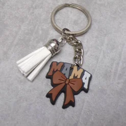 Mama Schlüsselanhänger personalisierbar mit Schleife & Quaste – Geschenk für Mütter