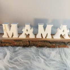 Mama Schriftzug Geschenk – Liebevolles Deko-Highlight für die beste Mama