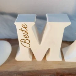 Mama Schriftzug Geschenk – Liebevolles Deko-Highlight für die beste Mama