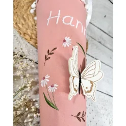 Mädchen Schultüte mit 3D Schmetterling im Blütenkranz aus Stoff 70 cm