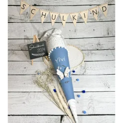 Mädchen Schultüte mit 3D Schmetterling im Blütenkranz aus Stoff 70 cm