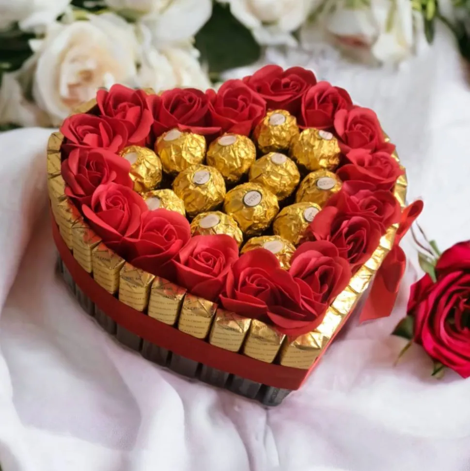 Merci Geschenk Geburtstag Pralinentorte Individuelle Geschenkidee Ferrero Rocher Raffaello Seifen Rosen
