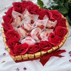 Merci Geschenk Geburtstag Pralinentorte Individuelle Geschenkidee Ferrero Rocher Raffaello Seifen Rosen