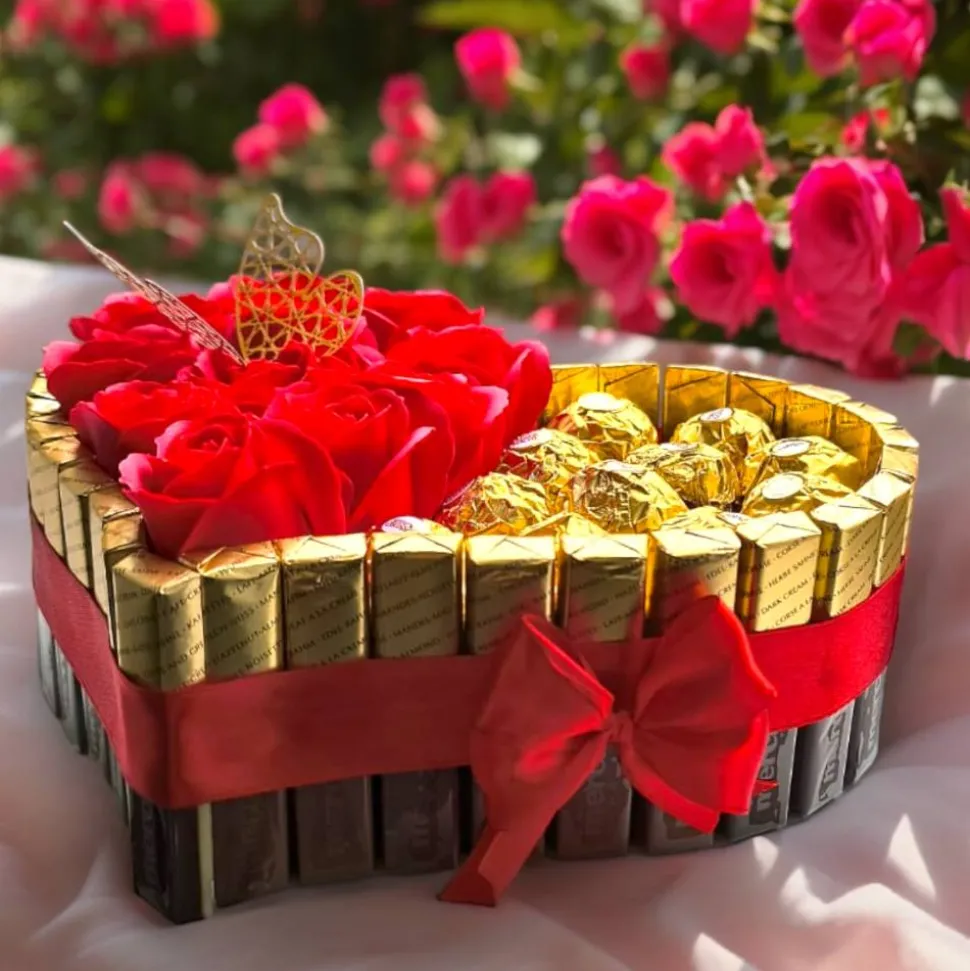 Merci Geschenk Geburtstag Pralinentorte Individuelle Geschenkidee Ferrero Rocher Seifen Rosen