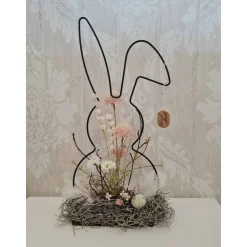 Metallhase mit Frühlingsblumen Handarbeit 40 cm