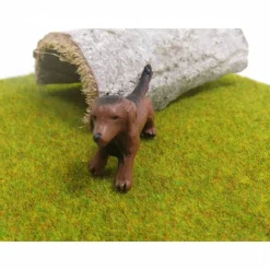 Miniatur Dackel Hund – Deko für Puppenhaus, Krippenbau & Basteln – Länge 6 cm, Höhe 3 cm