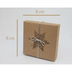 Miniatur Krippe Heilige Familie in einer Walnussschale handgemacht