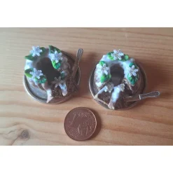 Miniatur Weihnachts-Gugelhupf für Wichteltür – Handgemachtes Wichtelzubehör 1:12 aus Polymer Clay