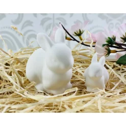 Minimalistische Osterhasen – Kleine Keraflott-Dekofiguren in Weiß