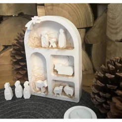 moderne Weihnachtskrippe aus Raysin im Fensterbogen - elegante Weihnachtsdeko Weihnachtsfiguren Heilige Familie Advent