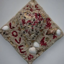 Muschelbild LOVE Collage Geschenk zu Valentinstag Muttertag Herz Herzbild Handarbeit Unikat Badezimmerbild