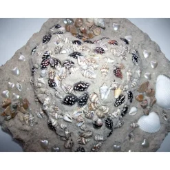 Muschelbild SANDHERZ Collage aus Sand und Muscheln Geschenk zu Valentinstag Muttertag Herz Handarbeit  Badezimmerbild