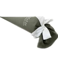 Musselin Schultüte lila, Zuckertüte im Nostalgielook, mit Namen und Schulkind bestickt, in vielen Farben, passend für 70