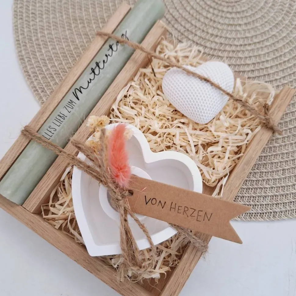 Muttertag Muttertagsgeschenk Dekoherz Kerzenteller Herz Kerzenset für Mama Geschenkset Stabkerze Kerzenbox Holzbox Mitbr