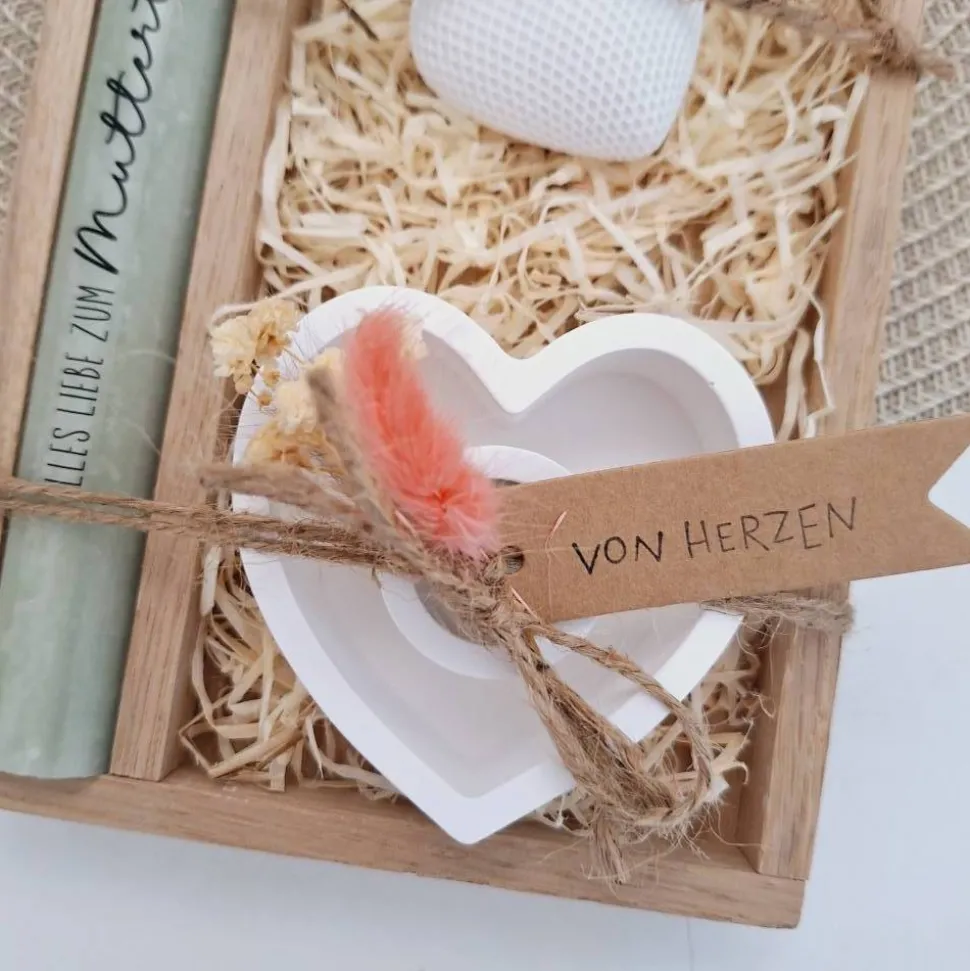 Muttertag Muttertagsgeschenk Dekoherz Kerzenteller Herz Kerzenset für Mama Geschenkset Stabkerze Kerzenbox Holzbox Mitbr