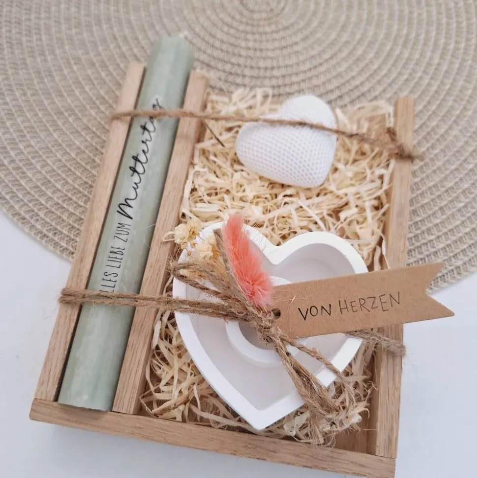 Muttertag Muttertagsgeschenk Dekoherz Kerzenteller Herz Kerzenset für Mama Geschenkset Stabkerze Kerzenbox Holzbox Mitbr