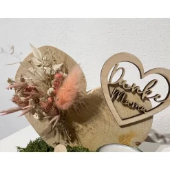 Muttertagsgeschenk Muttertag Mamatag Geschenk mit Trockenblumen auf einer Baumscheibe