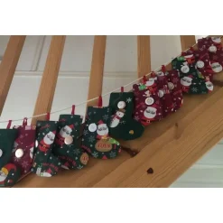 Nachhaltiger Adventskalender Unikat zum Befüllen aus Baumwolle – Wiederverwendbare Weihnachtssocken