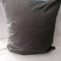 Namenskissen Bezug – Handgefertigt, Individuell mit Namen, Geschenk für Kinder – 40x40 cm