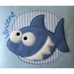 Namenskissen, Kuschelkissen Doodle Stickerei Hai und Namen 30x30 cm