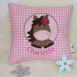 Namenskissen, Kuschelkissen Doodle Stickerei Boho Pferdchen und Namen 30x30 cm