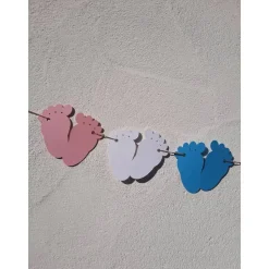 Niedliche Baby Girlande Gender Reveal Rosa, Blau und Weiß Babyfüße