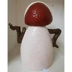 Niedliche Schneefrau mit Landschaft