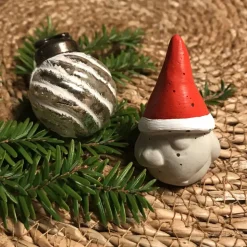 Niedlicher Wichtel aus Beton, kleiner Weihnachtsmann, verschiedene Farben, 5,5 cm