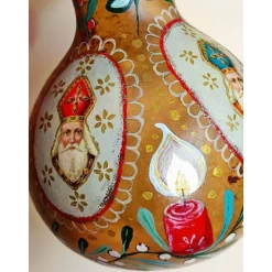 Nikolaus- und Weihnachtsdekoration im Vintage Stil: handbemalte Kunst-Kürbisse mit weihnachtlichen Motiven